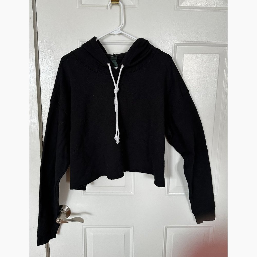 wild fable Cropped Hooded Black Sweat Shirt -  Never worn, Excellent Condition